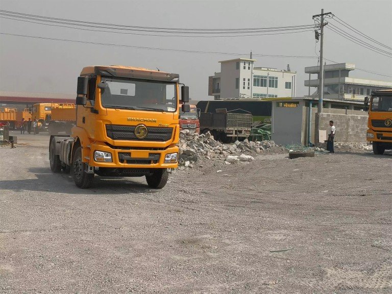 SHACMAN H3000 Tractor Truck 4X2 (1)
